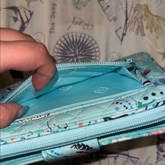 Vera Bradley Aqua Paisley Fish Clutch - Picture 6 of 6